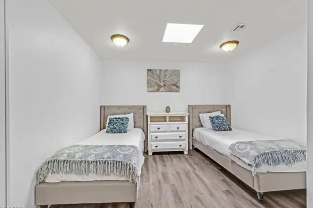Beautiful Oasis With Rv Or Boat Parking Villa Henderson Exterior photo